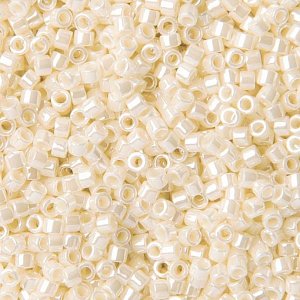 DB-1900 Бисер Miyuki Delica Beads 11/0 (жемчужный, молочный насыщенный) - 1 DB-1900 Бисер Miyuki Delica Beads 11/0 (жемчужный, молочный насыщенный) - 1