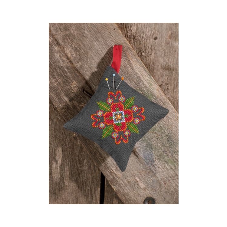 03-7391 Подушечка міщани 2. Набір для вишивання хрестом PERMIN - 1