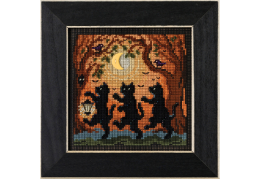 вишивка гладдю MH142326 В лісах. Набір для вишивки в змішаній техниці Mill Hill