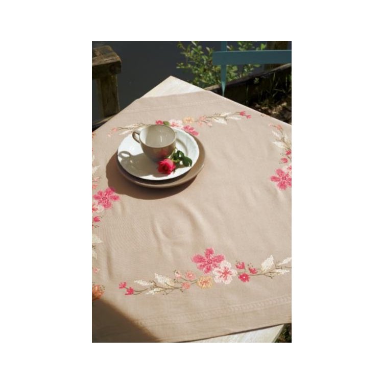 PN-0154963 Розовые цветы. Набор для вышивки скатерти крестом Vervaco - 1