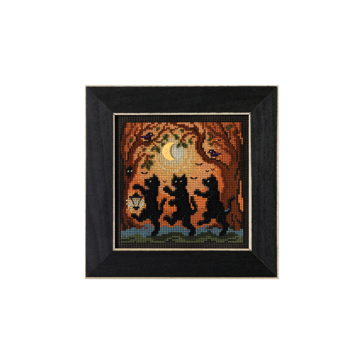 MH142326 В лісах. Набір для вишивки в змішаній техниці Mill Hill - 1