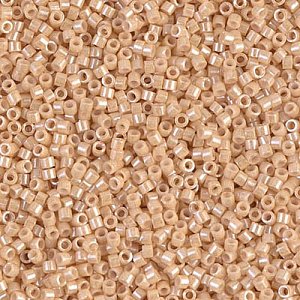 DB-205 Бисер Miyuki Delica Beads 11/0 (жемчужное, топленое молоко) - 1