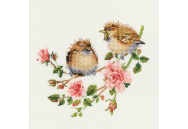  H778 Маленькие птички на розе. Набор для вышивки крестом Heritage Crafts