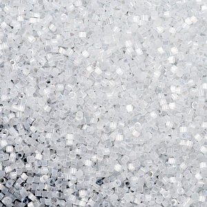 DB-670 Бісер Miyuki Delica Beads 11/0 (сатин, сніжно-білий іскристий) - 1