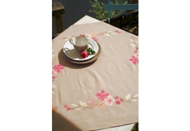  PN-0154963 Розовые цветы. Набор для вышивки скатерти крестом Vervaco