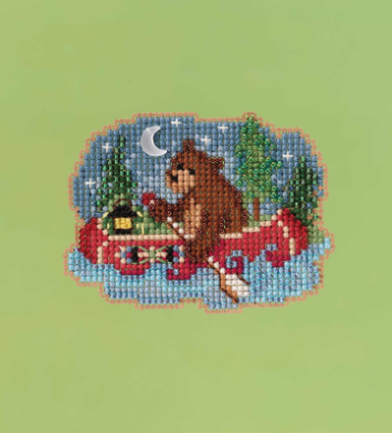 MH182215 Ведмідь в каное. Набір для вишивки в змішаній техниці Mill Hill - 1