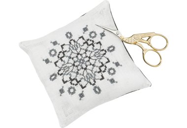  03-4394 Подушечка Квіти. Набір для вишивання хрестом PERMIN