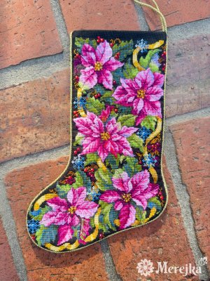 K-262 Розовый рождественский чулок из пуансеттии. Набор для вышивки крестом Мережка - 2