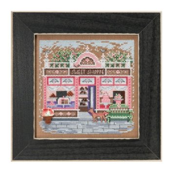 MH141812 Солодкий магазин на головній вулиці. Набір для вишивки в змішаній техніці Mill Hill - 1