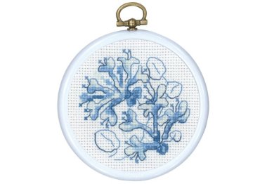  13-0846 с пяльцами "Голубая жимолость (Blue Kaprifol. Набор для вышивания крестом PERMIN
