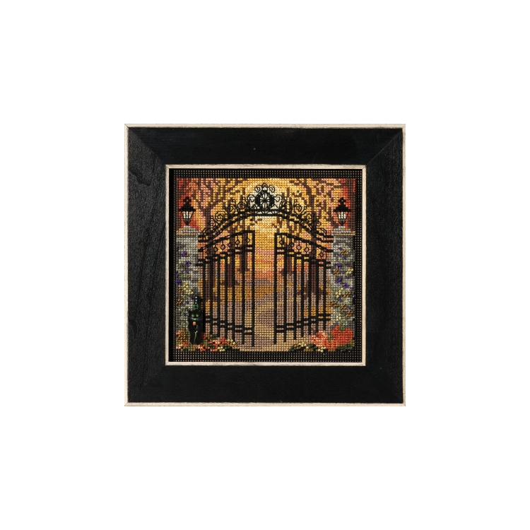 MH142123 Жуткие ворота. Набор для вышивки в смешанной технике Mill Hill - 1