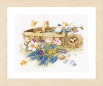PN-0155029 Кошик весняних квітів. Набір для вишивки хрестиком Lanarte - 1