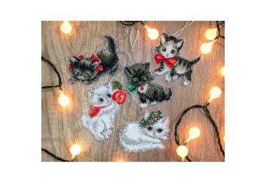  Набор для вышивки крестом LETI 987 Christmas Kittens Toys. Letistitch