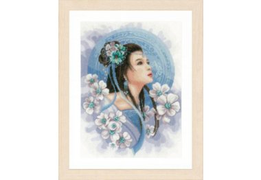  PN-0169168 Азиатская девушка в голубом. Набор для вышивки крестом Lanarte