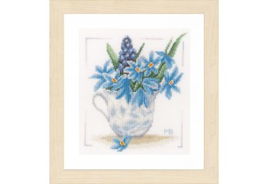  PN-0164069 Голубые цветы. Набор для вышивки крестом Lanarte