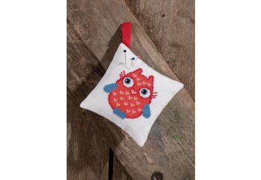  03-7393 Подушечка Красная сова. Набор для вышивания крестом PERMIN