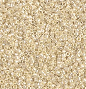 DB-1560 Бисер Miyuki Delica Beads 11/0 (жемчужный экрю искрящийся) - 1 DB-1560 Бисер Miyuki Delica Beads 11/0 (жемчужный экрю искрящийся) - 1