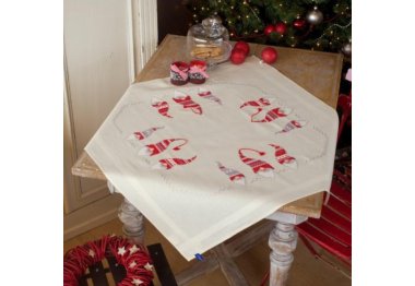  PN-0155211 Рождественские гномы. Набор для вышивки скатерти крестом Vervaco