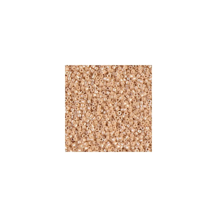 DB-205 Бисер Miyuki Delica Beads 11/0 (жемчужное, топленое молоко) - 1