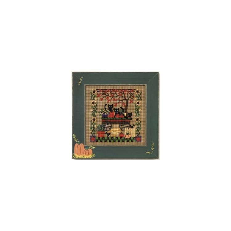 MHCB237 Налякані кішки. Набір для вишивки в змішаній техніці Mill Hill - 1