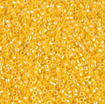 DB-1562 Бісер Miyuki Delica Beads 11/0 (перлиновий жовтий насичений іскристий) - 1