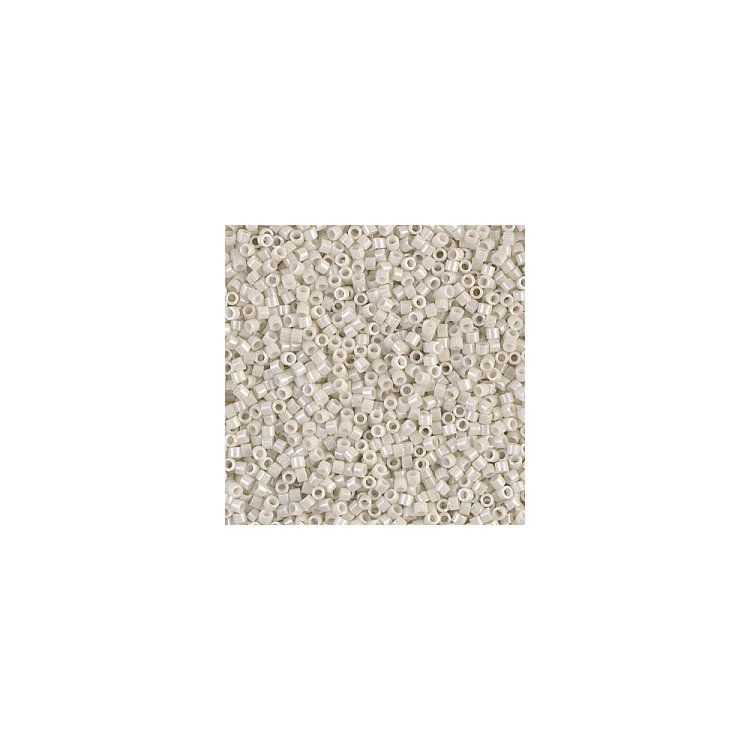 DB-211 Бісер Miyuki Delica Beads 11/0 (перлиновий молочний насичений) - 1