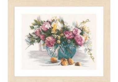  PN-0162299 Натюрморт з квітів. Набір для вишивки хрестиком Lanarte