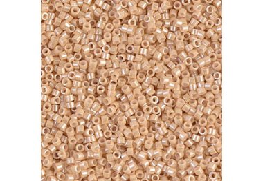  DB-205 Бісер Miyuki Delica Beads 11/0 (перлиновий, пряжене молоко)