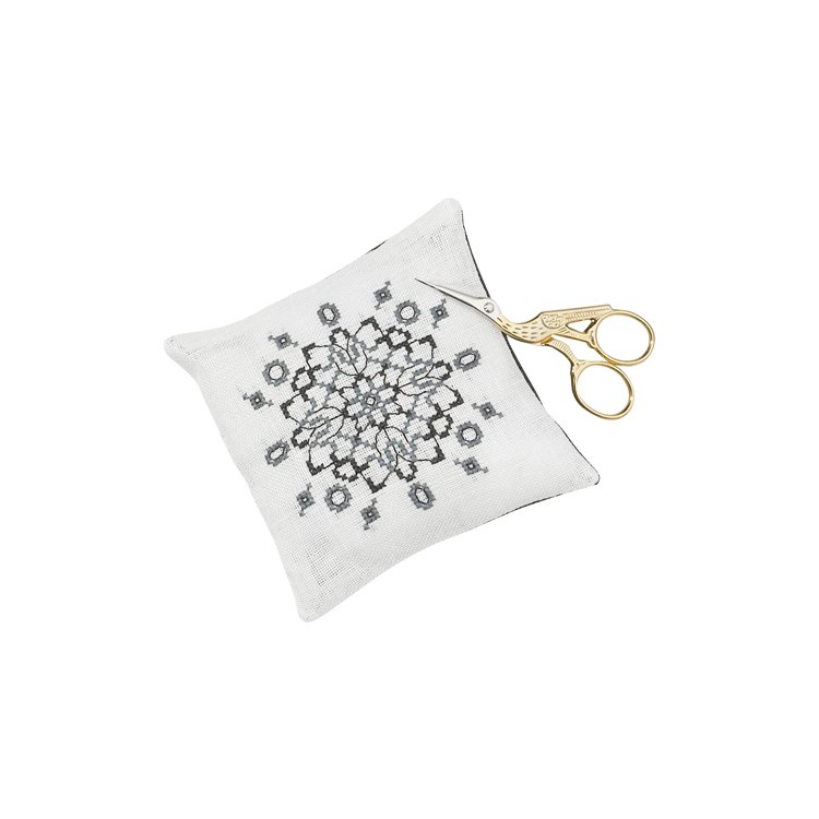 03-4394 Подушечка Квіти. Набір для вишивання хрестом PERMIN - 1