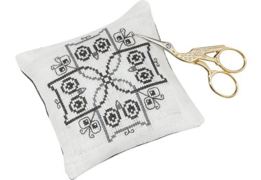  03-4390 Подушечка Сови. Набір для вишивання хрестом PERMIN