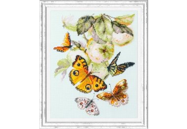  130-052 Бабочки на яблоне. Набор для вышивки крестом Magic Needle
