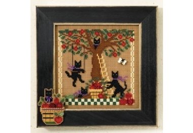 вышивка гладью MH147201 Яблочное приключение. Набор для вышивки в смешанной технике Mill Hill